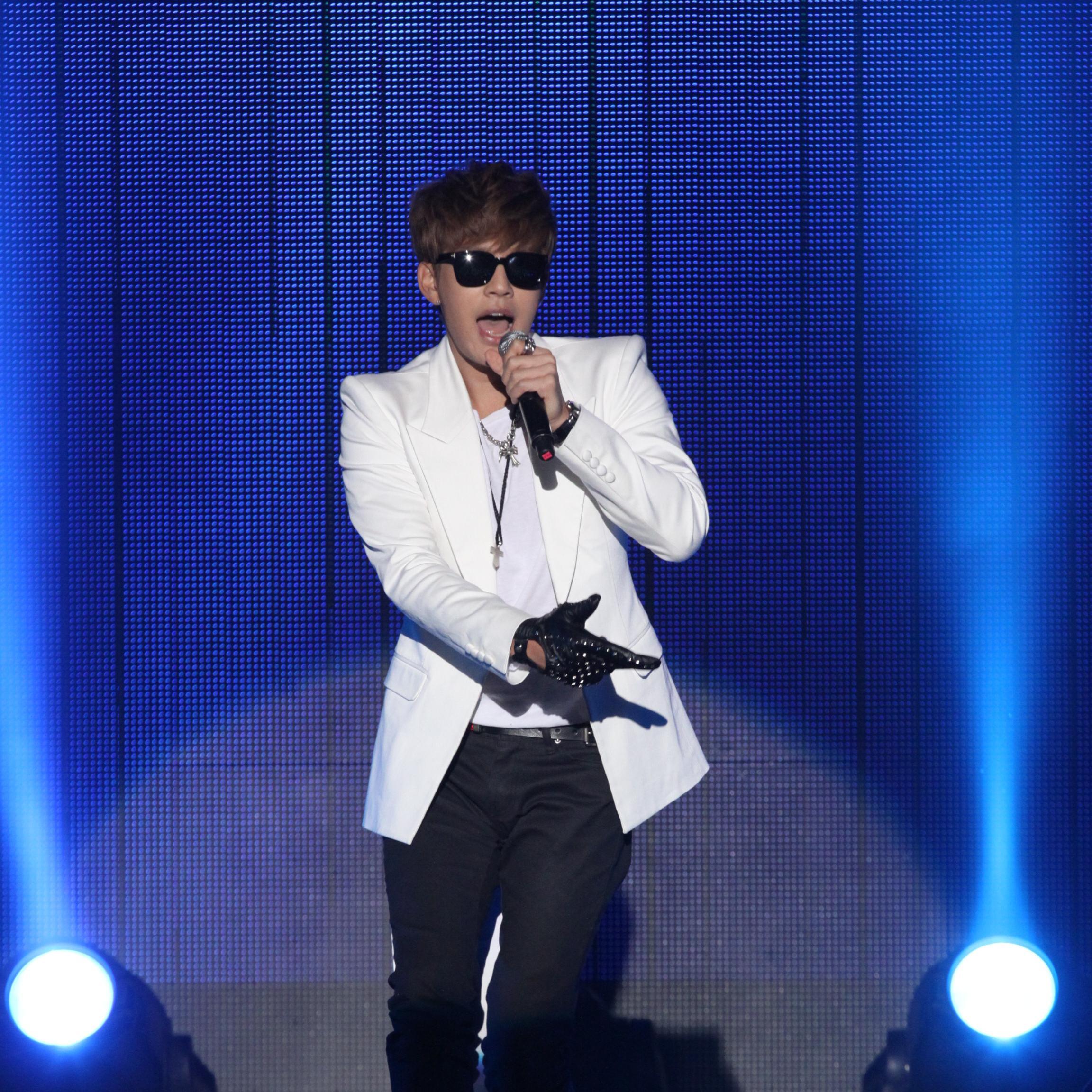 SE7EN