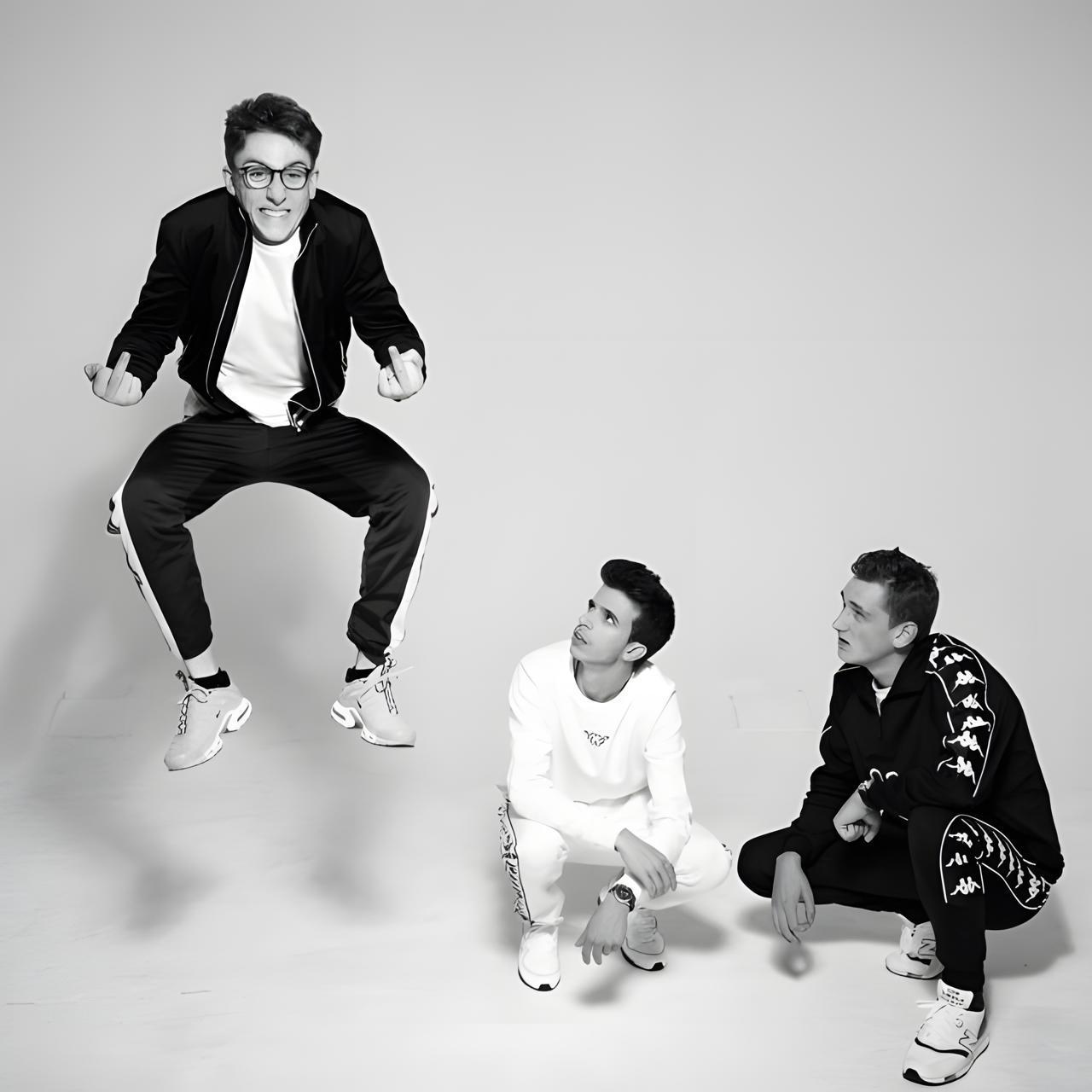 Dynamic cover art