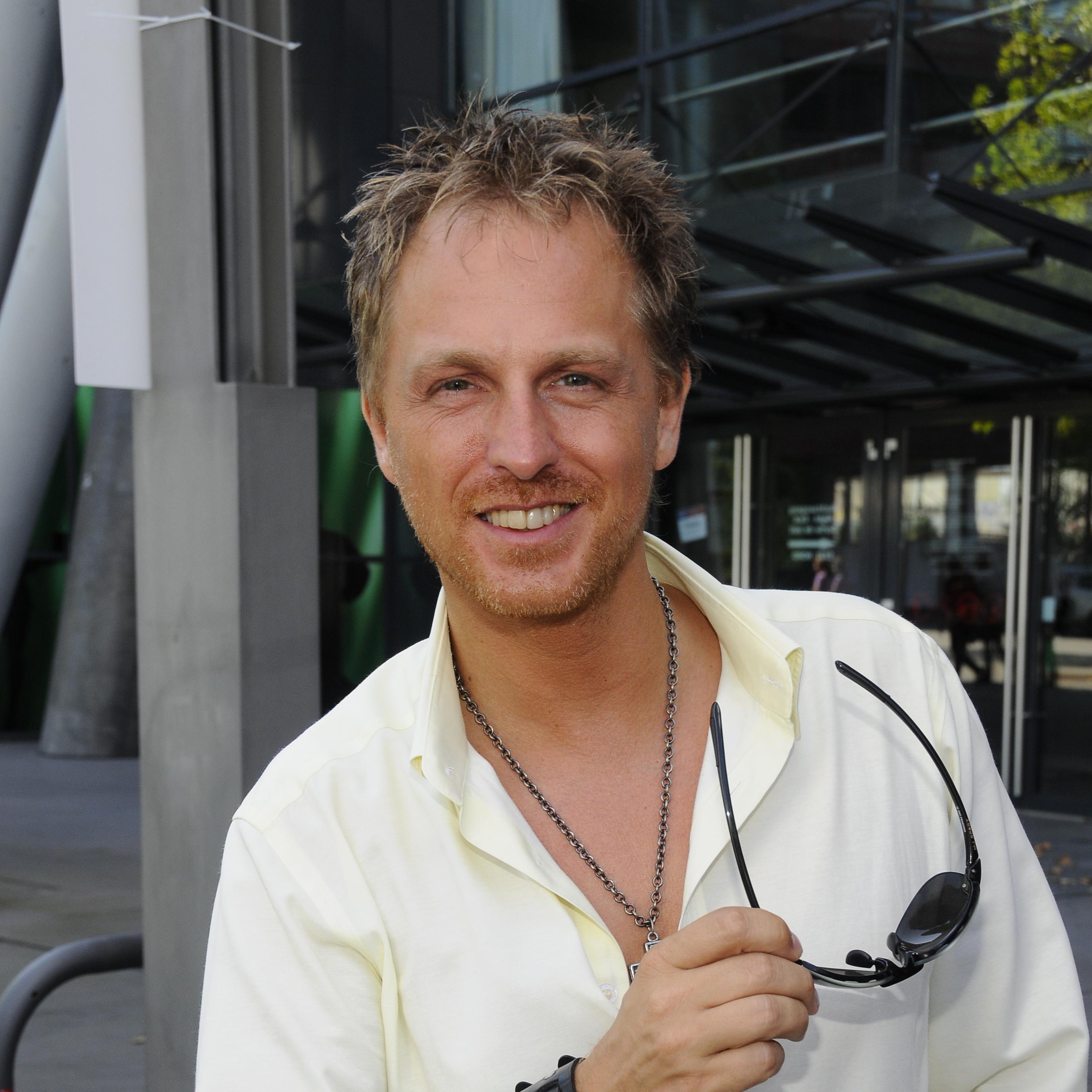 Artist chip image